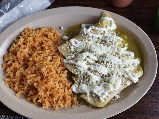 Green enchiladas with chicken and double rice