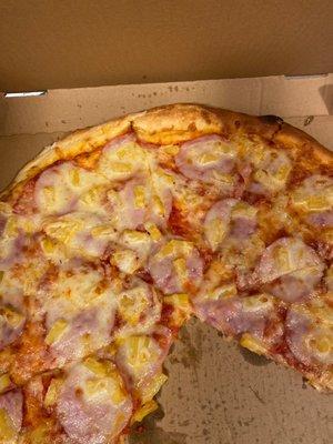 20" Hawaiian pizza