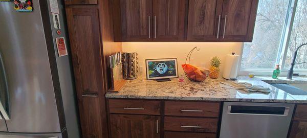 Kitchen in walnut natural