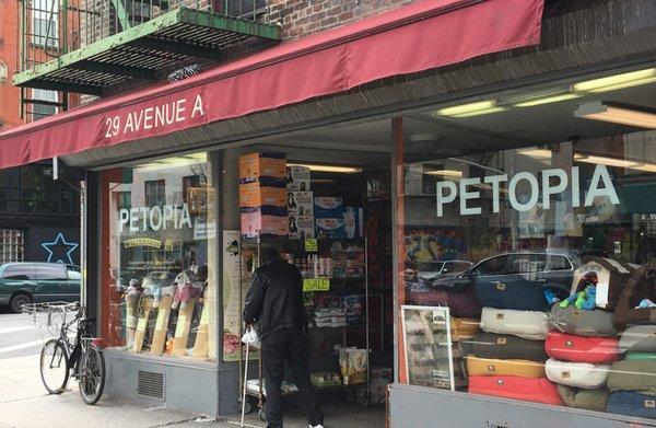 Outside / Pet Shop / NYC LES / East Village