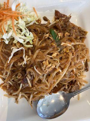 Pad Thai with beef