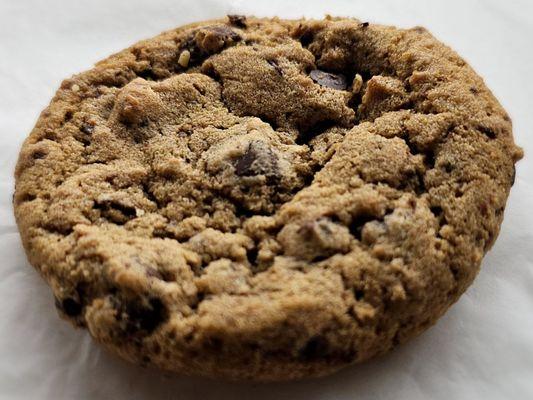 Chocolate chip cookie