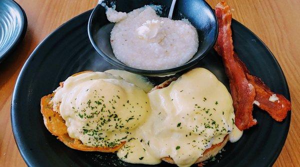 Eggs benedict