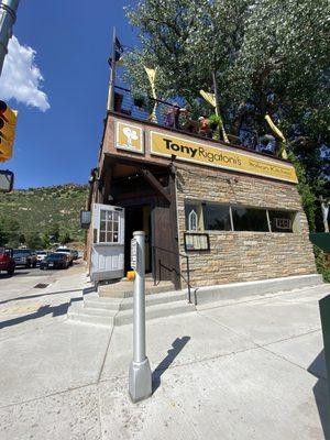 Entrance and rooftop view