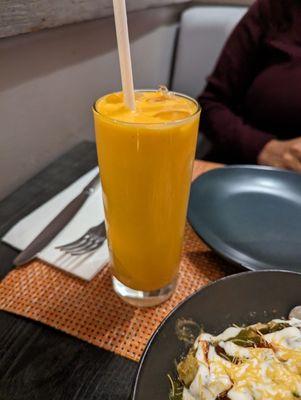 Mango lassi