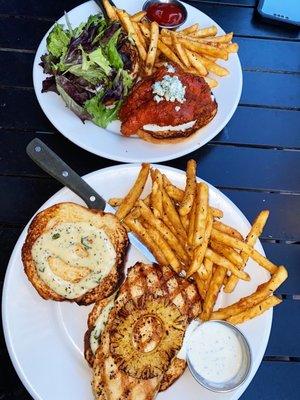 Build your own burger (chicken, pineapple, aioli)