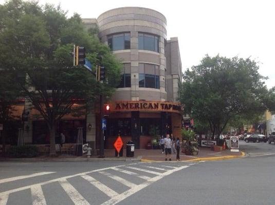 Great restaurant to enjoy on a summer night.