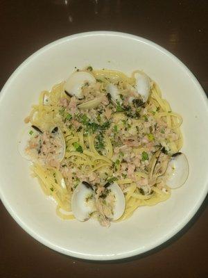 Clam pasta