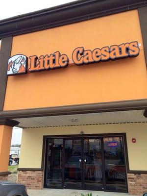 Store front - Little Caesars: Beaumont, TX