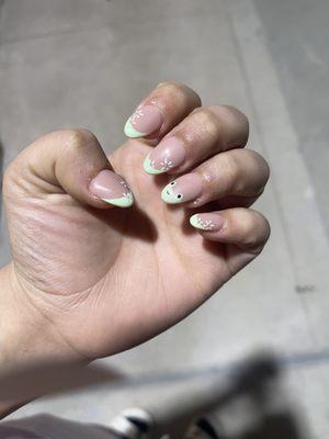 frog almond nails