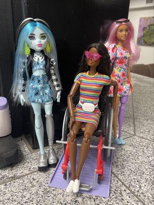 Display Dolls