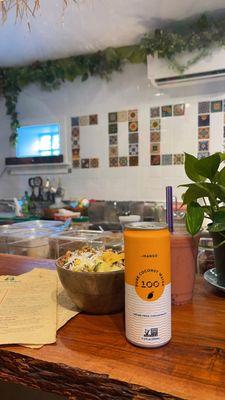 Smoothie, açaí bowl and 100 Coconut water (sold within their shop)!