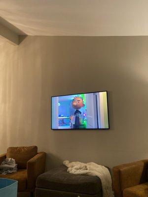 Frame tv mounted!