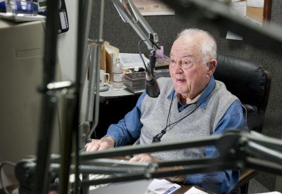 Max Meeks in the WMFR studio towards the end of his legendary career. Photo from the Greensboro News & Record.