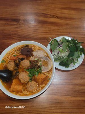 Bun rieu oc.