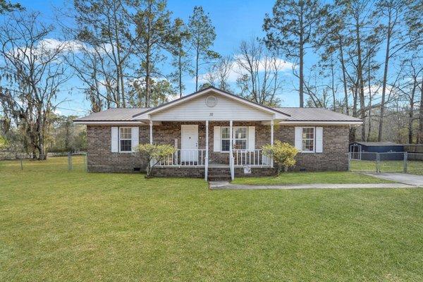 32 Gregory Ln.
Under Contract! 
HINESVILLE, FT. STEWART, GA.
3 BEDROOMS, 2 BATH