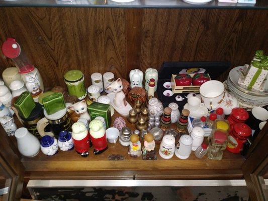 Vintage and antique collectible salt and paper shakers and more. Looking for new homes