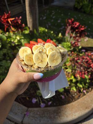 Small superfood bowl with dragonfruit base