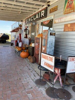 Adorable, eclectic entrance to Texas Pride!