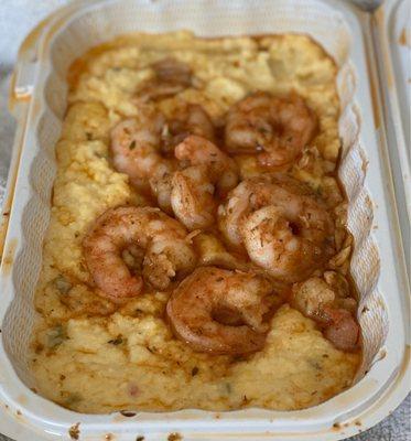 Shrimp and grits! Shrimp sautéed in cajun garlic butter on creamy cheesy pepper grits i did have naughty time with this lol ;)..