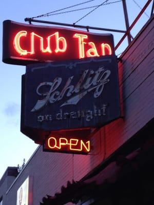 #clubtap #clubtan sign