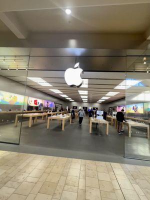 Apple Store Mission Viejo, California