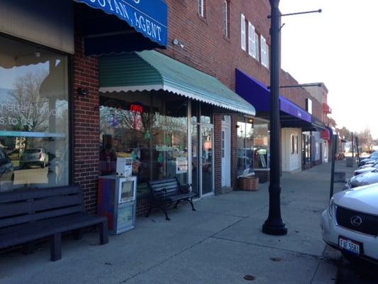 Yum-Ee Donuts in Sunbury, OH -- the green awning is theirs...