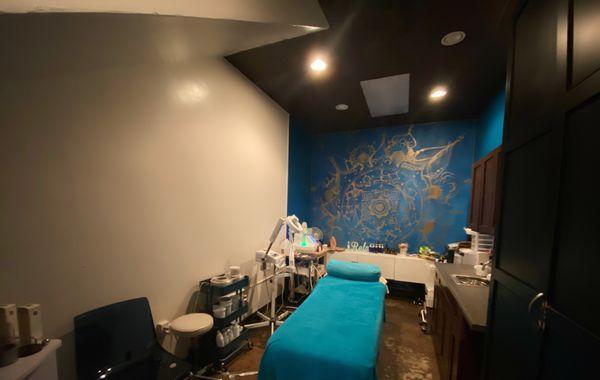 we offer many different type of facials, LED, microdermabrasion, chemical peels, acne and much more!