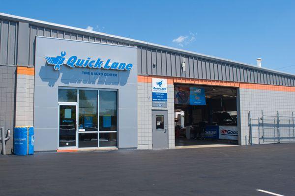 Looking for a QUICK Oil Change in Lawrence? You won't get any quicker than Laird Noller Ford's onsite Quick Lane.