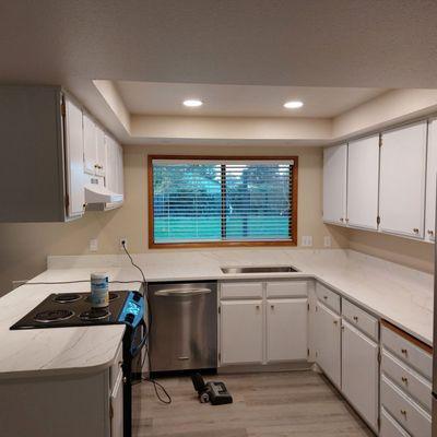 New quartz countertop. Beautiful.