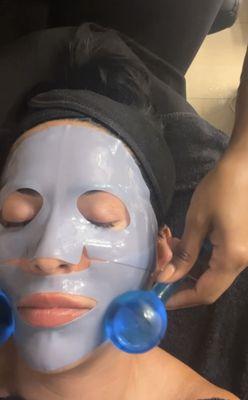 111Skin Cryo-Depuffing & Hydrating face mask paired with cryoglobes to enhance penetration of serum-infused mask.