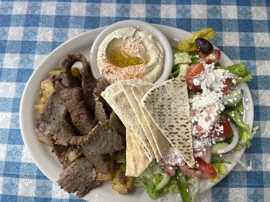 Traditional Yero Platter with Hummus & Baked Pita