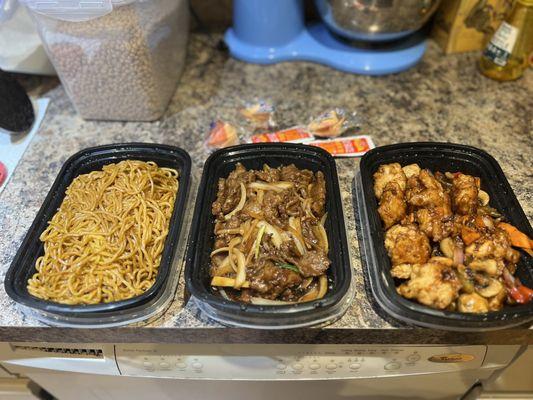 Pan fried noodle, ginger beef, cashew nut chicken