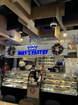 Mike’s Pastry