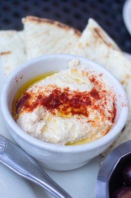 Hummus bi Tahini