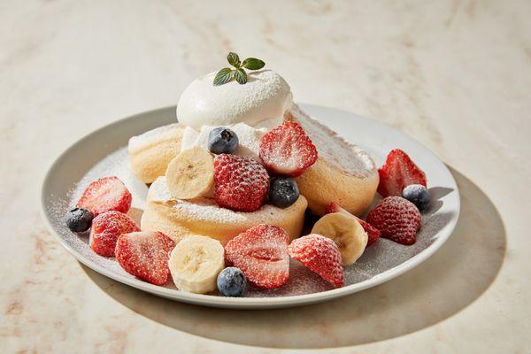 Fresh Fruit Soufflé Pancakes