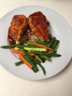 MEXICAN DISH

CHICKEN WITH TAMARINDO SAUCE. 

Served with Mexican sauce, and grilled vegetables.