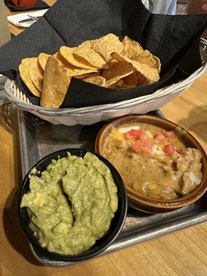 Guac, Queso and chips