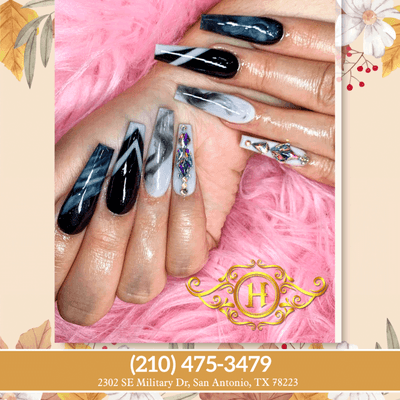 We offer a wide variety of nail polish colours, glitter designs, and nail art to provide nails that stand out.