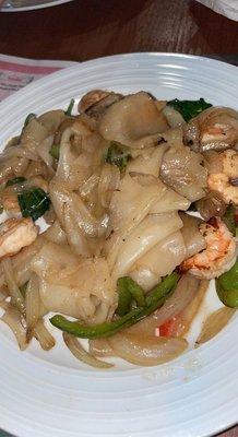 Pad Kee Mao with shrimp