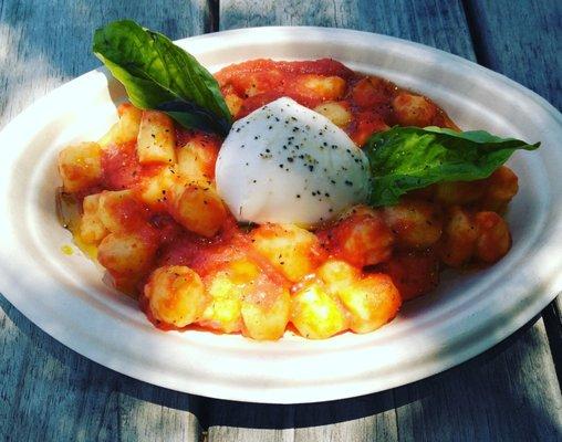 Potatoes Gnocchi with Tomato Sauce & Fresh Mozzarella