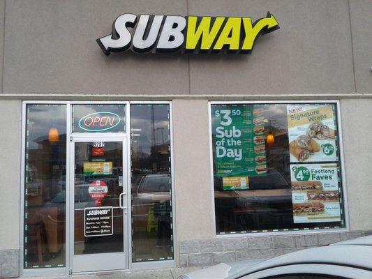 THE BEST SUBWAY IN SCHILLER PARK AREA....NO DOUBT ABOUT IT !