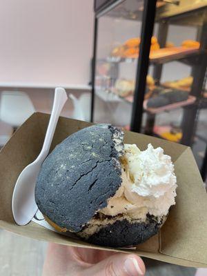 Ice cream sandwich Concha