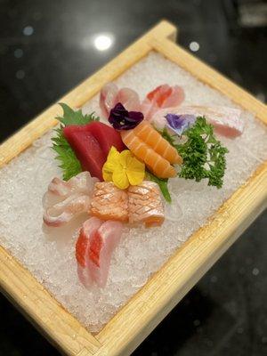 Omakase Sashimi Sampler