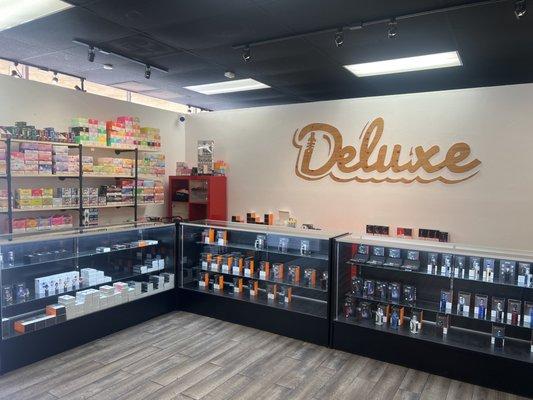 Deluxe Vapes And Smoke Shop