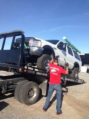 Mike from Everette's towing. NIce guy, strong work!