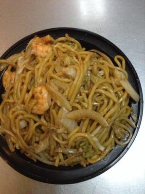 Shrimp  lo mein  yummy