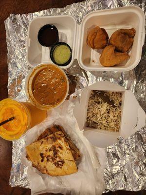 Samosa, Peshaqari naan, paneer tikka masala and mango lassi