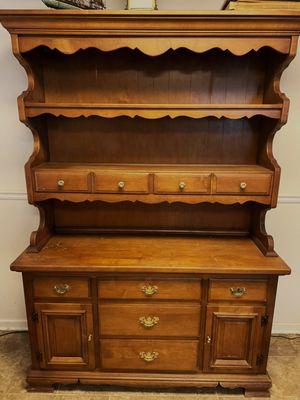 St John Old Amber Maple Hutch