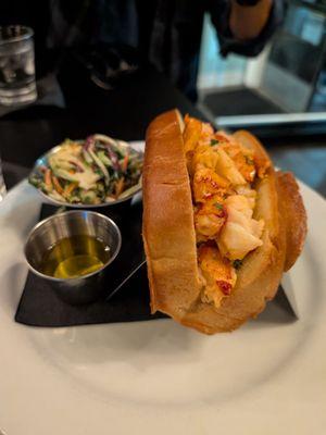 Hot lobster roll